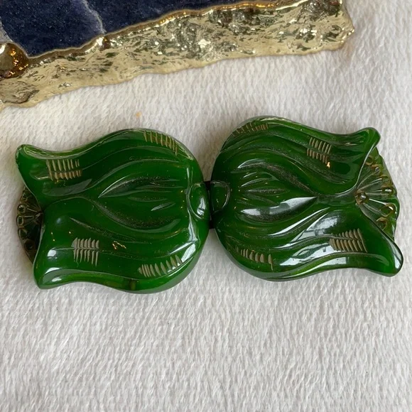 Bakelite Jewelry Vtg Green Bakelite Tulip Shaped Belt Buckles